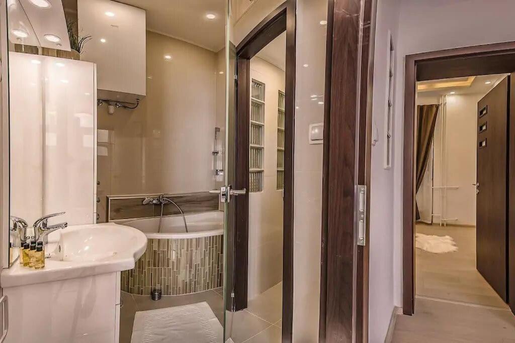 בודפשט Szechenyi Renovated 2Br At Danube River מראה חיצוני תמונה